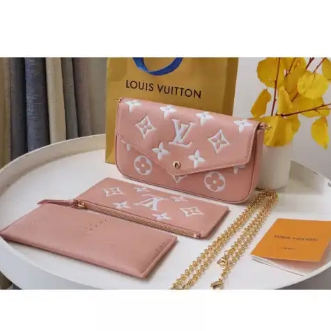 LV 2212DJ0003 Bag 0724